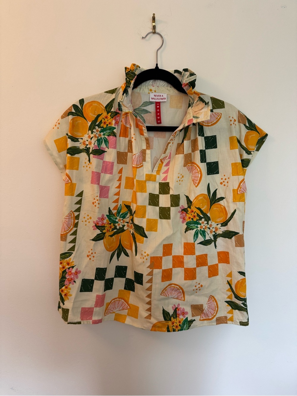 NWT Never A Wallflower Citrus Print Ruffle Collar Top NWT XS - Picture 5 of 7